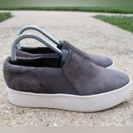 Vince Warren Women's Grey Suede Platform Slip On Shoes Sz 8 Photo 3