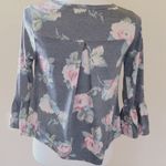 Ginger G floral bell sleeve top size small Photo 4