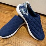 Vera Bradley  Blue and White Quilted Slip-On Sneakers size 11 Photo 5