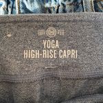 SO  Cropped Leggings/Yoga Pants Photo 2