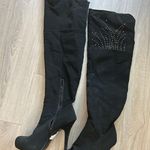 Elevate Your Look: Suede Heeled Knee Photo 1