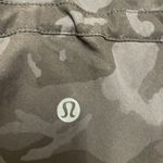 Lululemon  Pack It Up Jacket in black/camo with hood size 2 Photo 13
