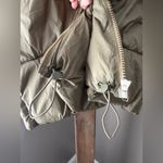 Women's Cropped Army Green Zip Up Puffer Vest Stand Collar Drawstring Hem XL EUC Photo 5