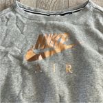 Nike  Air Rose Gold Logo Metallic Grey Crop Sweatshirt Size Medium. Photo 3