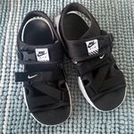 Nike  Black and White Air Sol Sandals Women’s Casual Athletic Shoes Photo 2