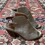 Frye Tan Suede Peep Toe Slingback Buckle Strap Ankle Bootie Heels Size 6 Photo 2