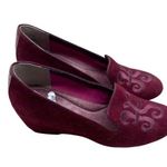Hush Puppies Size 7.5 Burgundy Suede Slip-On Shoes Embroidered Detail Photo 0
