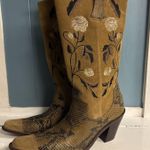 Antonio Melani Vintage Brown Women’s 8.5 boots Embroidery Snake Print 3” Heel Photo 1