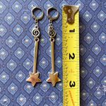 Handmade y2k Kawaii funky grunge style shooting stars & swirl charms stainless steel dangle earrings 🎲🖤 Photo 2