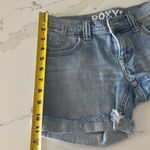 Roxy  women size 0 roll up light blue Denim Jean shorts rolled hem Photo 7