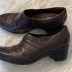 Clarks  Shoes Brown Color size 9 in excellent condition see pictures Photo 0