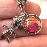 Silver tone fish pink disc charm necklace Photo 6