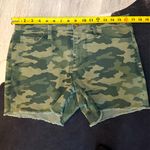 Universal Threads 🤎Universal Thread•Camo Cut Off Jean Shorts•Size:10🤎 Photo 3