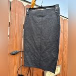 Revamped Super soft pencil skirt
Size XXsmall Photo 3
