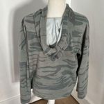 Z Supply  Loft Camo Pullover Top Pullover hoodie, Pullover, Casual style Photo 3