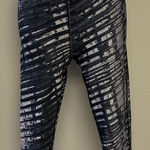 Under Armour Compression HeatGear Abstract Striped and Camo Cropped Legging- Sm Photo 0