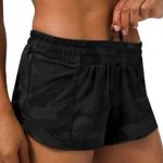 Lululemon Hotty Hot Short 2.5” Photo 0