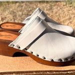 Seychelles  Women’s Leather Loud and Clear Clogs Cream Size 7.5‎ US Photo 0