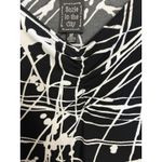 Suzie in the City Black White Abstract Sleeveless Top Size Medium Asymmetrical Photo 5