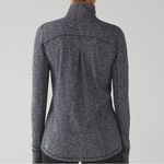 Lululemon Outrun 1/2 Zip
Running Luon Ripple Jacquard Black White Photo 8