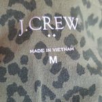 J. CREW GREEN GIRLFRIEND TEE AND GREEN CHEETAH PRINTED EVERYDAY LEGGINGS BUNDLE Size M Photo 12