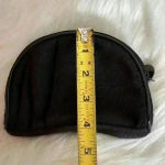 Giorgio Armani  perfumes‎ black zipper bag Photo 8