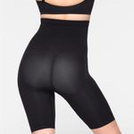 SKIMS  Onyx Black Sculpting High Waisted Above‎ the knee Shaping Mid Thigh Size L Photo 5
