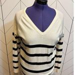 Bobeau  Women’s Medium White Black Striped V-neck long sleeve Corporatecore Work Photo 0
