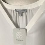 Daisy Fuentes  V-neck Blouse with Ruffle Detail. Size Small New.    LTOP077 Photo 4