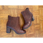 Timberland  Atlantic Heights Covered Gore Chelsea Boots in brown leather. 9 Photo 4