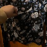 Wilfred Aritzia /  NWT Cropped Floral Long Sleeve top black size Medium Photo 4