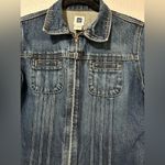 Gap Vintage Classic Blue Denim Jacket size M blue with two small front pockets Photo 1