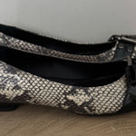 Theme Shoes Snakeskin Print Buckle Accent Low Heeled Pumps Women Size 8.5W Edgy Tan Photo 0