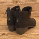 G by Guess  brown size zip up ankle booties size 9.5 Photo 3