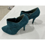 G by Guess Womans 7.5 M Forest Green Stiletto Platform Bootie Photo 2