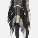 Woven Heart  Fringe Plaid Poncho NWOT Photo 3