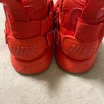 Nike Women’s 9.5  Air Red Huraches Photo 3