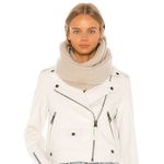 Hat Attack NWT Lodge Loop Light Grey Soft Ribbed Thick Knit Scarf One Size Gray Photo 1