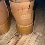 mini ultra style boots Size 9 Photo 3