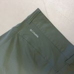 Columbia Green Shorts Omni-shield Advanced Repellicy women's size 10 Photo 2