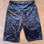 Good American  Crushing It Velvet Biker Shorts in Black sz 1 Photo 1