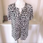 Ellen Tracy  Blouse Bali Animal Print V-Neck Top Size L New w/Tag $69.50 Photo 5