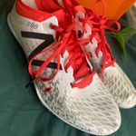 New Balance Women's MD800 V5 Spike Size 8.5 White Red WMD800F5 Photo 2