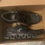 on cloud On-running Cloud X Running Shoes Photo 1