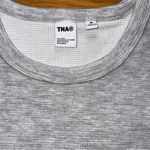 TNA Cropped Long Sleeve Grey Waffle T Shirt size Medium Gray Photo 2