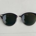 Ray-Ban Sunglasses Photo 2