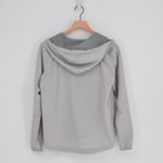 Vuori  Outdoor Trainer Shell Lightweight Windbreaker Running Jacket Light Gray S Photo 3