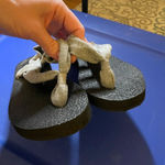 Tek Gear NWT yoga flip flops size M 7/8 Photo 2