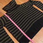 John + Jenn  casual Olive and Black Checkered Turtleneck Sweater size M Photo 7