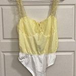 Nasty Gal - Spot Mesh Ruffle Sleeve Body Suit - Lemon - size Us 8 Photo 0